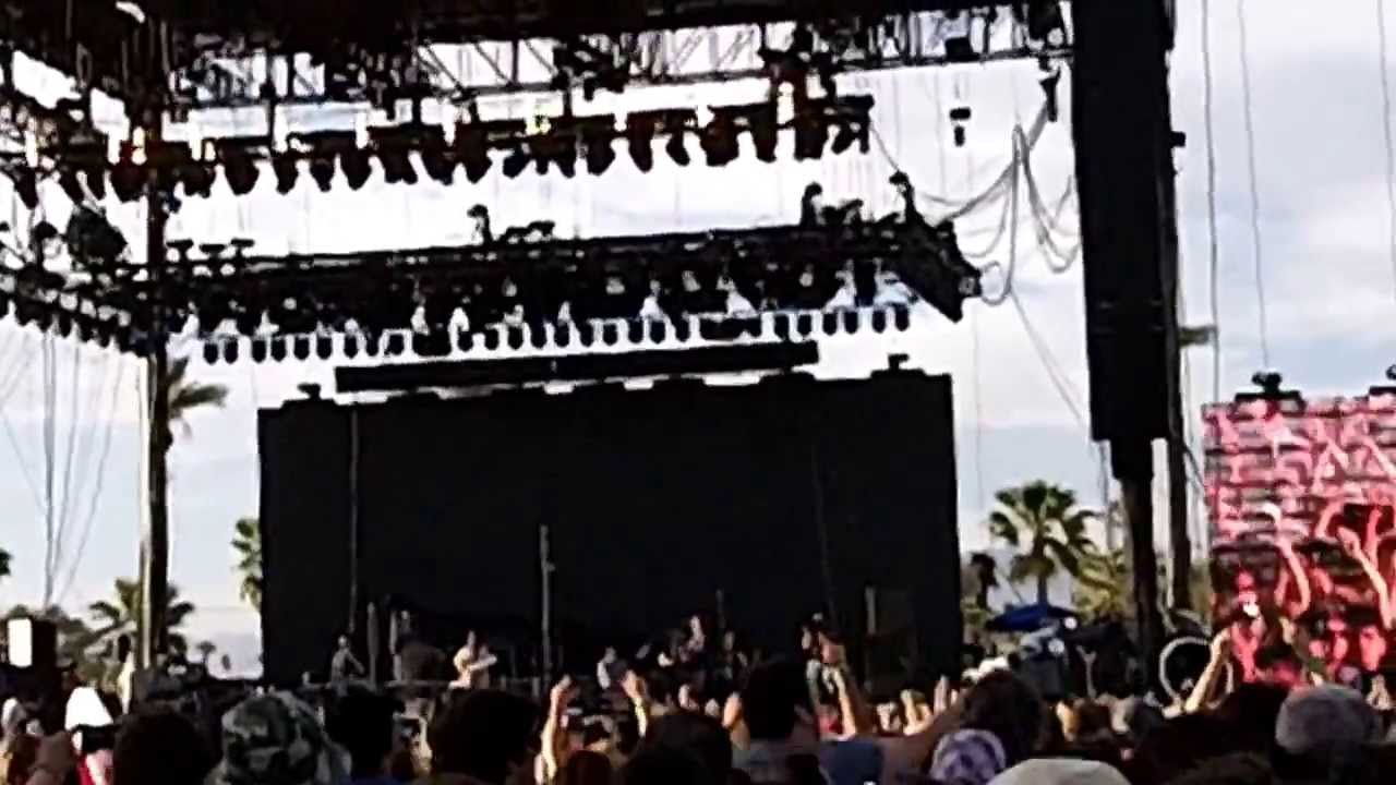 Violent Femmes - Kiss Off - Coachella 2013 Weekend 1 - YouTube