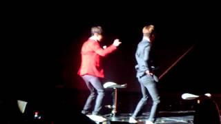 130707 Colita de Max & Yunho (Fancam)