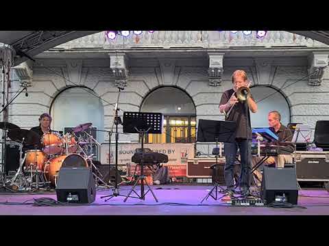 Mauro Pesenti Trio, Blusette