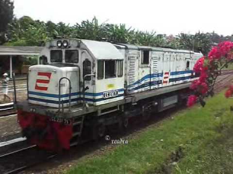 Railway Kereta Api : KA 1311 Ketelan at Bumiayu Station - YouTube