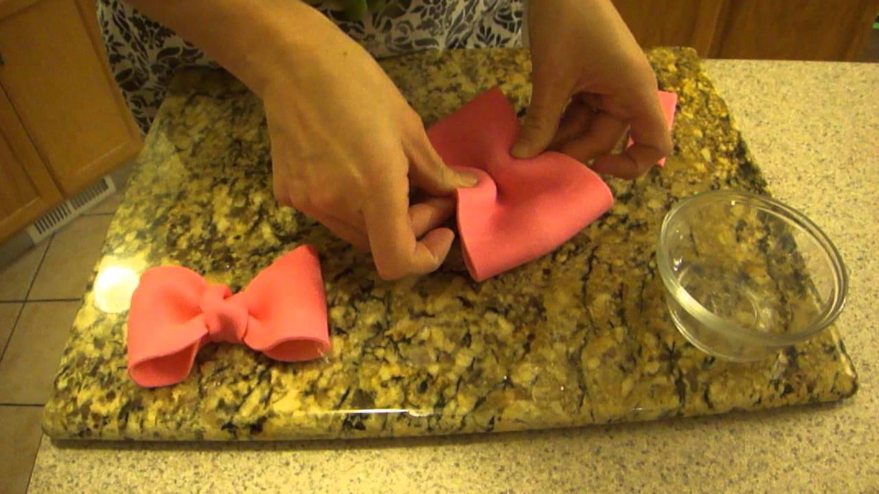 How to make a Fondant Bow for use in cake decorating YouTube