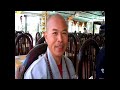 Gran Maestro Shi De Yang, brinda con la bebida de los Dioses.