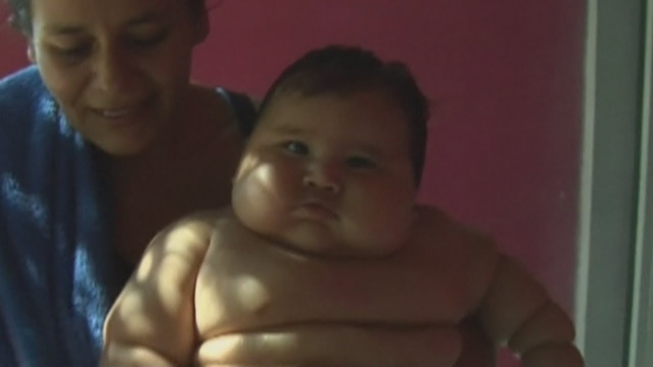 Eight-month-old baby boy weighs a whopping 44 pounds - YouTube
