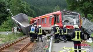 Schweres Zugunglück in Saßmannshausen - Bad Laasphe - 32 Verletzte