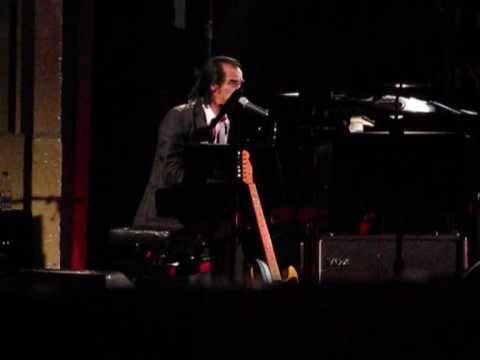 Nick Cave "Into my arms" live in Barcelona - YouTube