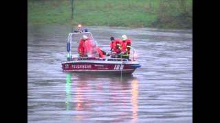 Porsche stürzte bei Wahnhausen in die Fulda