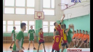 Команда баскетболистов 9 школы Искитима вырвала победу у спортсменов школы №5 с разницей в 2 очка