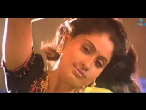 muthal mariyathai video songs