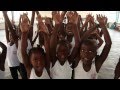 Des enfants qui dansent