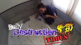 Daily Destruction Thous 39 - Nos echan de la Lan Party, Jacuzzis y Fiesta Extrema!