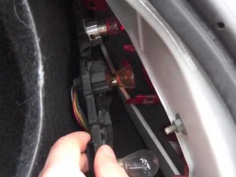Changer les lampes des phares arrières d une voiture YouTube