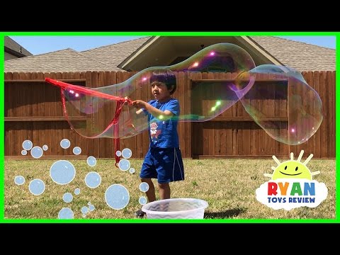 DIY GIANT BUBBLES for kids! Family Fun playtime with bubble toys Ryan ToysReview