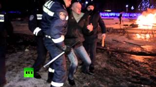 Украинская милиция отбила у протестующих здание администрации в Черкассах