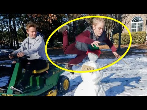 TRY NOT TO LAUGH CHALLENGE!!! (Christmas Edition)