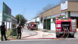 Incendio de varias naves industriales en la carretera de Rute. Lucena