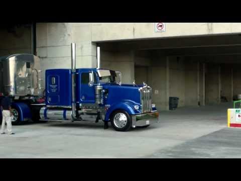 Hình ảnh trong video Vinnie's Peterbilt as seen on North American