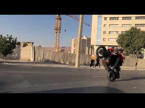 Funny KTM DUKE 200 Wheeling