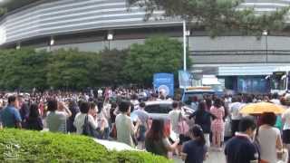 130623-Yuna Kim-Greeting to FAN (after the ice show)-All That Skate 2013