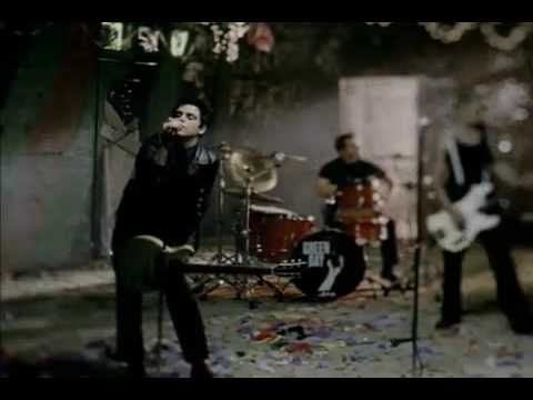 Green Day: "Boulevard Of Broken Dreams" - [Official Video]
