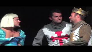 Kev s'incruste sur la comédie musicale Spamalot!