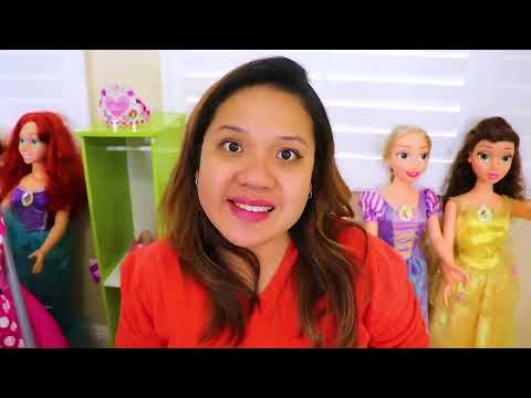 Jannie Pretend Play Dress Up with Beautiful Dresses