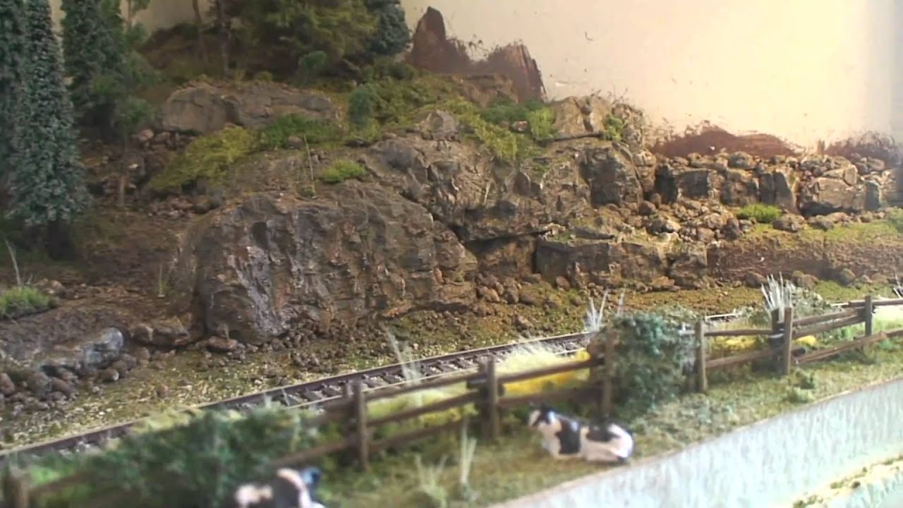 HO model train scenery 28/08/10 - YouTube