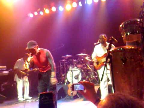 Maze, featuring Frankie Beverly, avril 2010, before I let you go ...