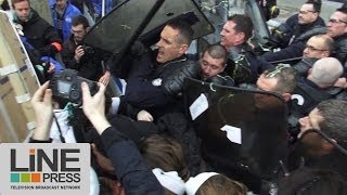 Manifestation sages-femmes - Affrontements avec les CRS / Paris - France 19 février 2014