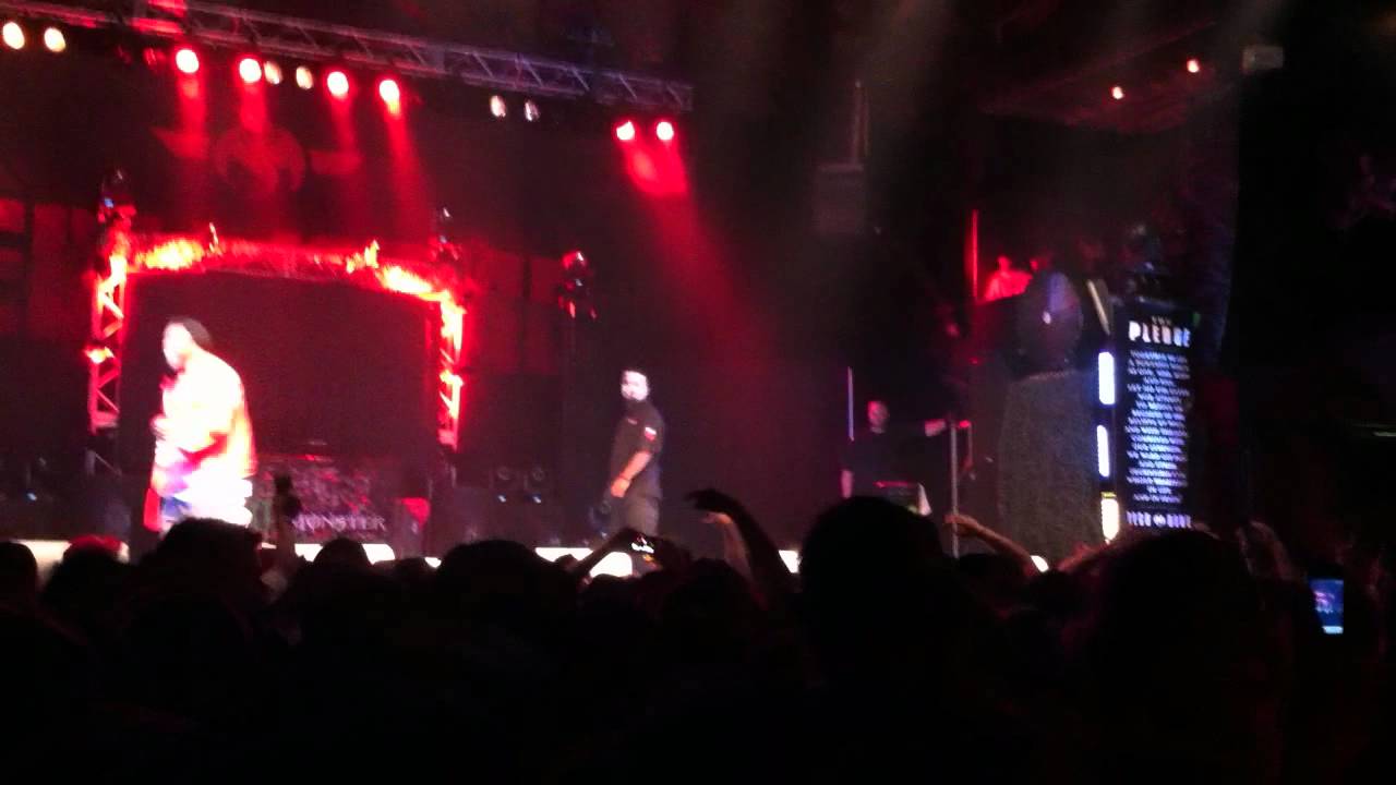 Spaz-Krizz Kaliko (feat. Tech N9ne) Live - YouTube