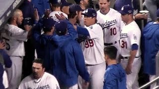 Ryu Hyun-jin 류현진 Congratulated After Pitching 7 Great Shutout Innings in Dodger Playoff Win!