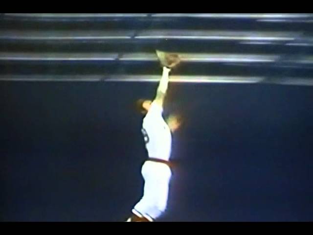 Boston Red Sox Fred Lynn Brings Back A Home Run !