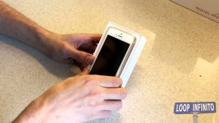 Unboxing: iPhone 5S (English Subs)