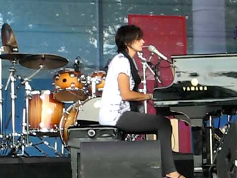 Chantal Kreviazuk - Feels Like Home (soundcheck) - YouTube