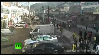 Землетрясение в Китае (запись с камер видеонаблюдения)