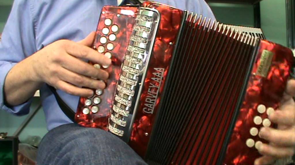 BEGINNER ACCORDION [ BUTTON ].MPG - YouTube