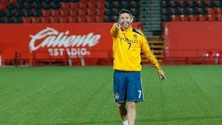 Robbie Keane Amazing Trick Shot