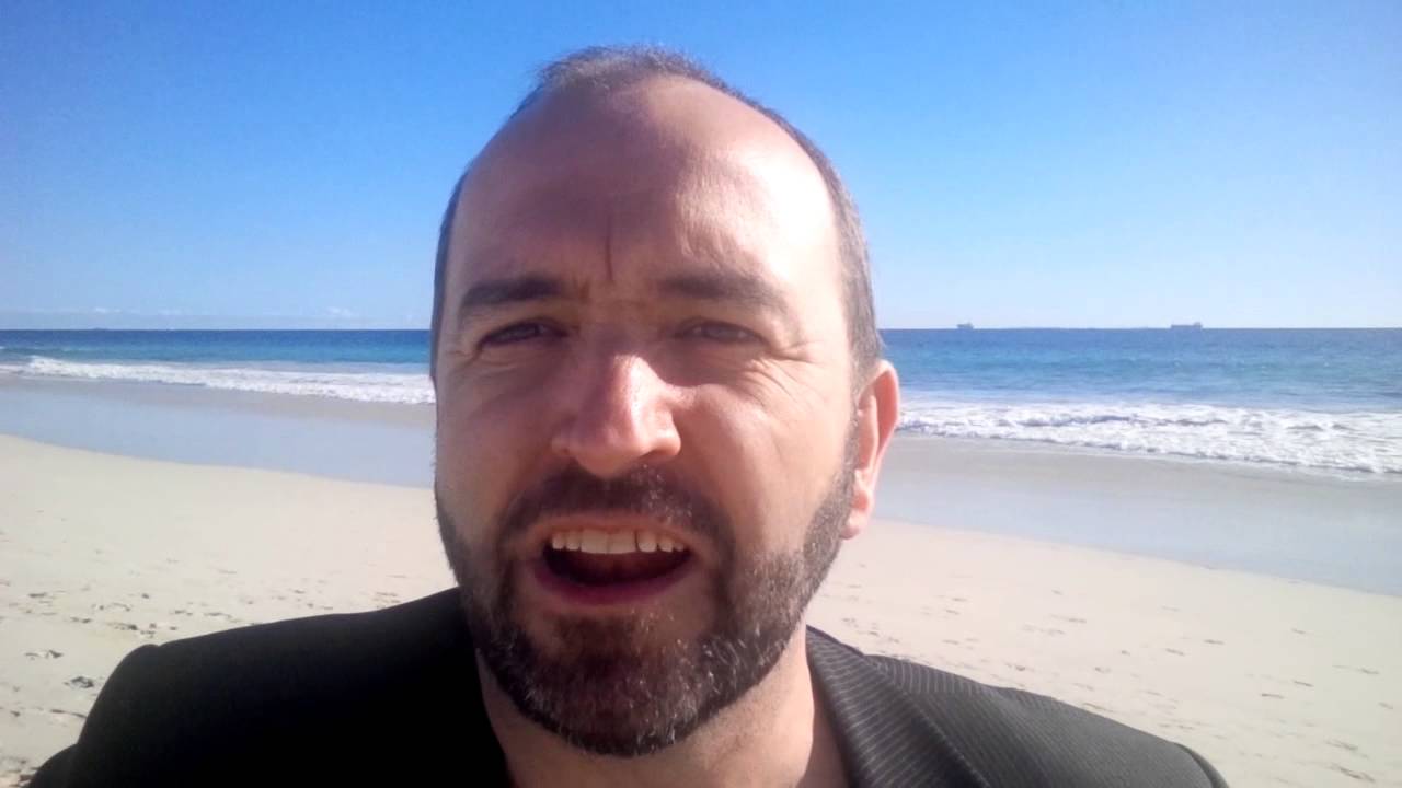 Lifehacker #luggagefree: Liberation At Fremantle - YouTube