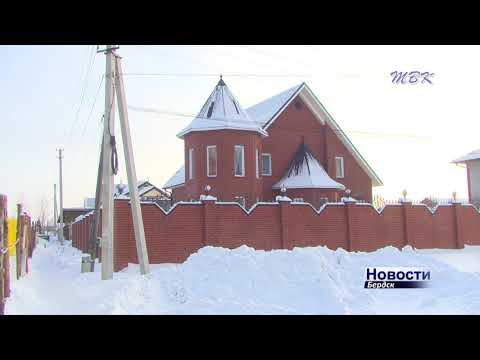 Неохотно делится подробностями о стройке на Салаирской администрация Бердска