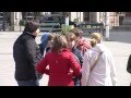 Groupe de jeunes à la sortie du lycée