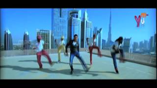 Gunde Jaari Gallanthayinde Gunde Jaari Gallanthayinde
