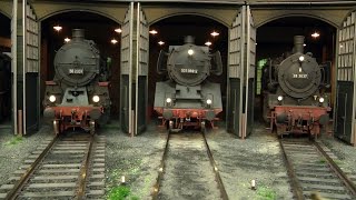 Die wunderschöne Modellbahn Dreibau-Ost in Spur 1 mit Dampfloks von Märklin und KM1 und Kiss