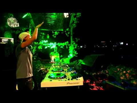 Avicii - Silhouettes (Syn Cole Creamfields Mix) - YouTube