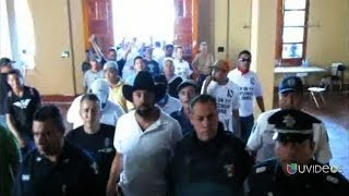 Autodefensas en Michoacán toman el Palacio Municipal de Apatzigán -- Exclusivo Online