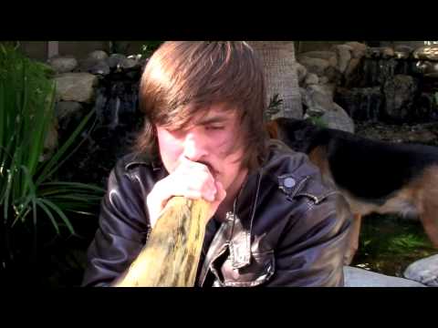 HAND CRAFTED DIDGERIDOO CRAFTED BY RAYMOND HOWARD