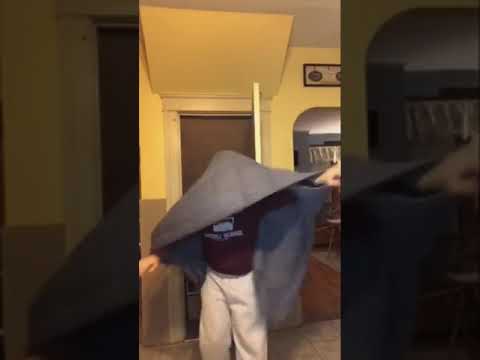 Funny☺️_☺️Watch▶When throwing a weighted blanket on yourself