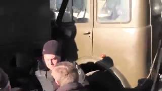 18.02.14 - Как боевики взяли в плен милиционера…