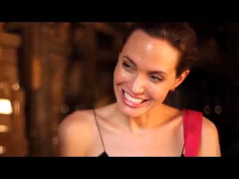 Thailand: Angelina Jolie visits refugees from Myanmar