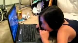 Niños se asustan con un juego de computadora