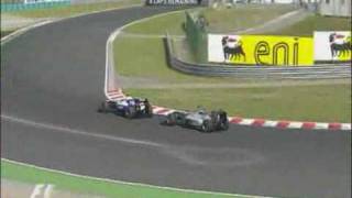 Barrichello casi se estampa contra el muro por culpa de Schumacher