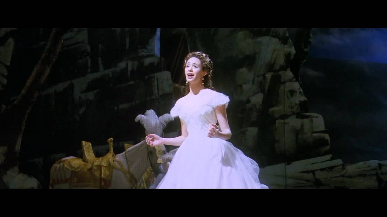 who sings the phantom of the opera 2004 version